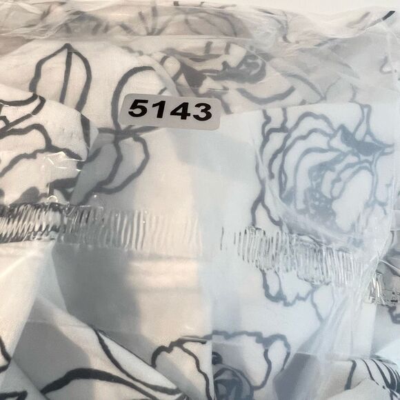 White House Black Market Poplin Top Womens Jasmine White 4 Ruched Sleeve Tie NEW - Picture 12 of 12